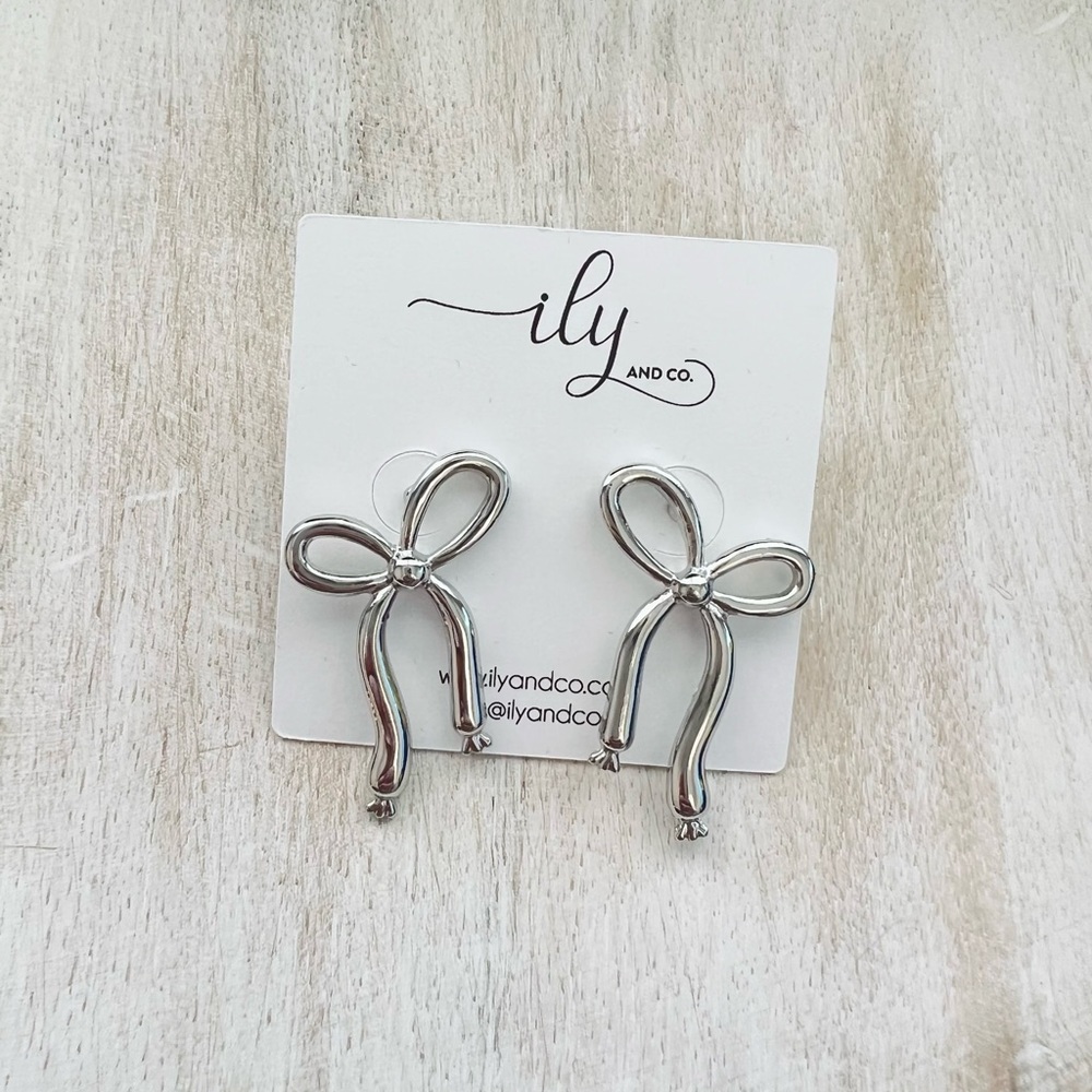 New Silver Tone Balloon Bow Earrings |Lightweight Boutique Jewelry